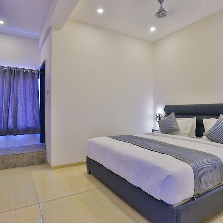 Nova Hotel New Crossroad Rajkot Exterior photo