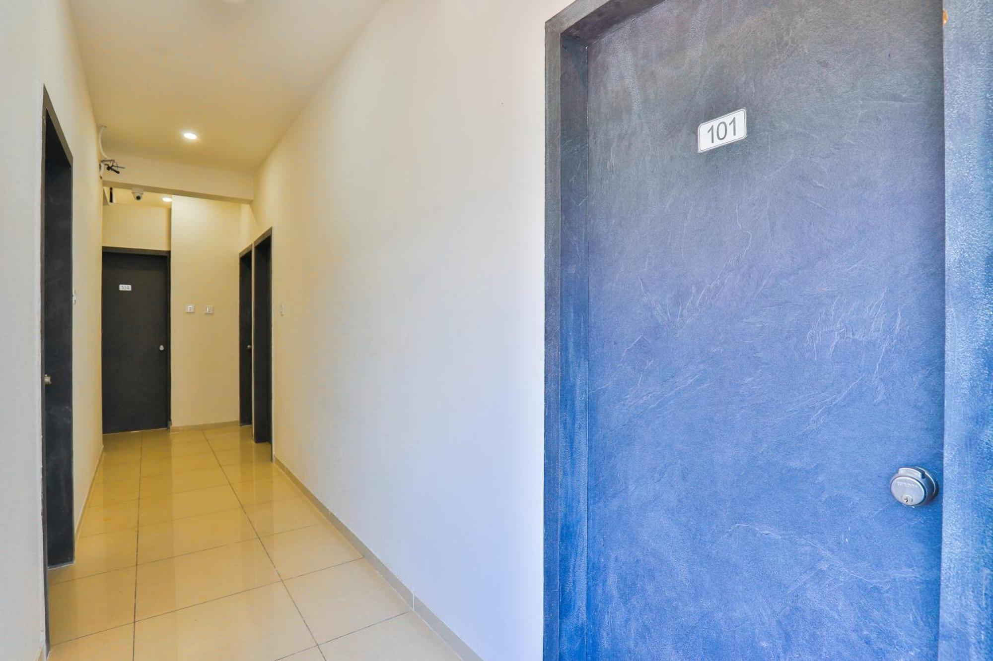 Nova Hotel New Crossroad Rajkot Exterior photo