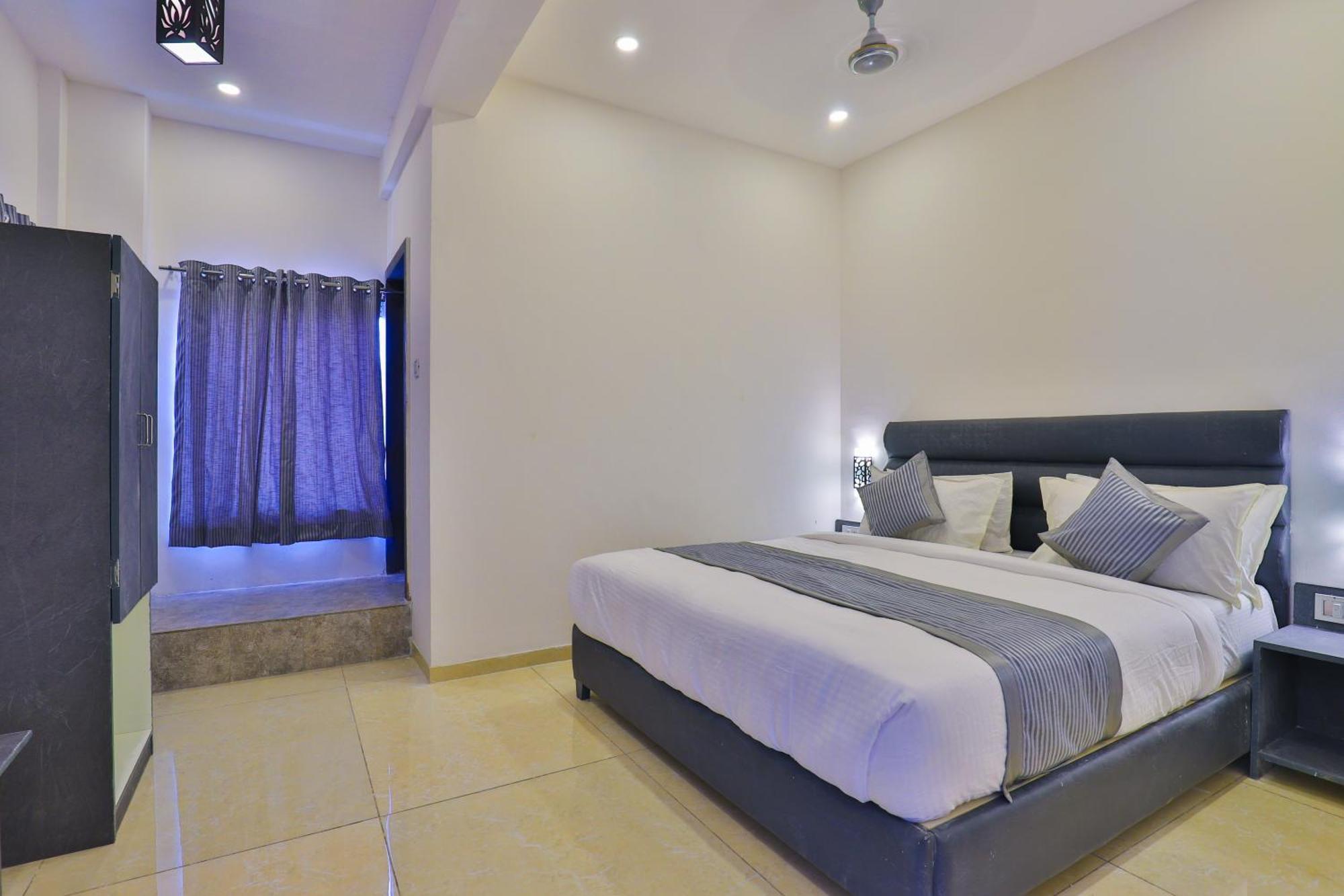 Nova Hotel New Crossroad Rajkot Exterior photo