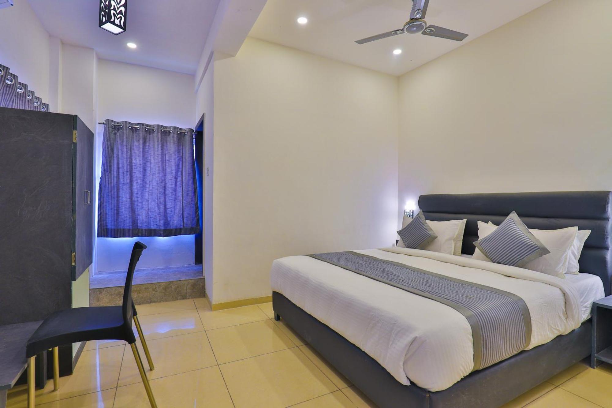 Nova Hotel New Crossroad Rajkot Exterior photo
