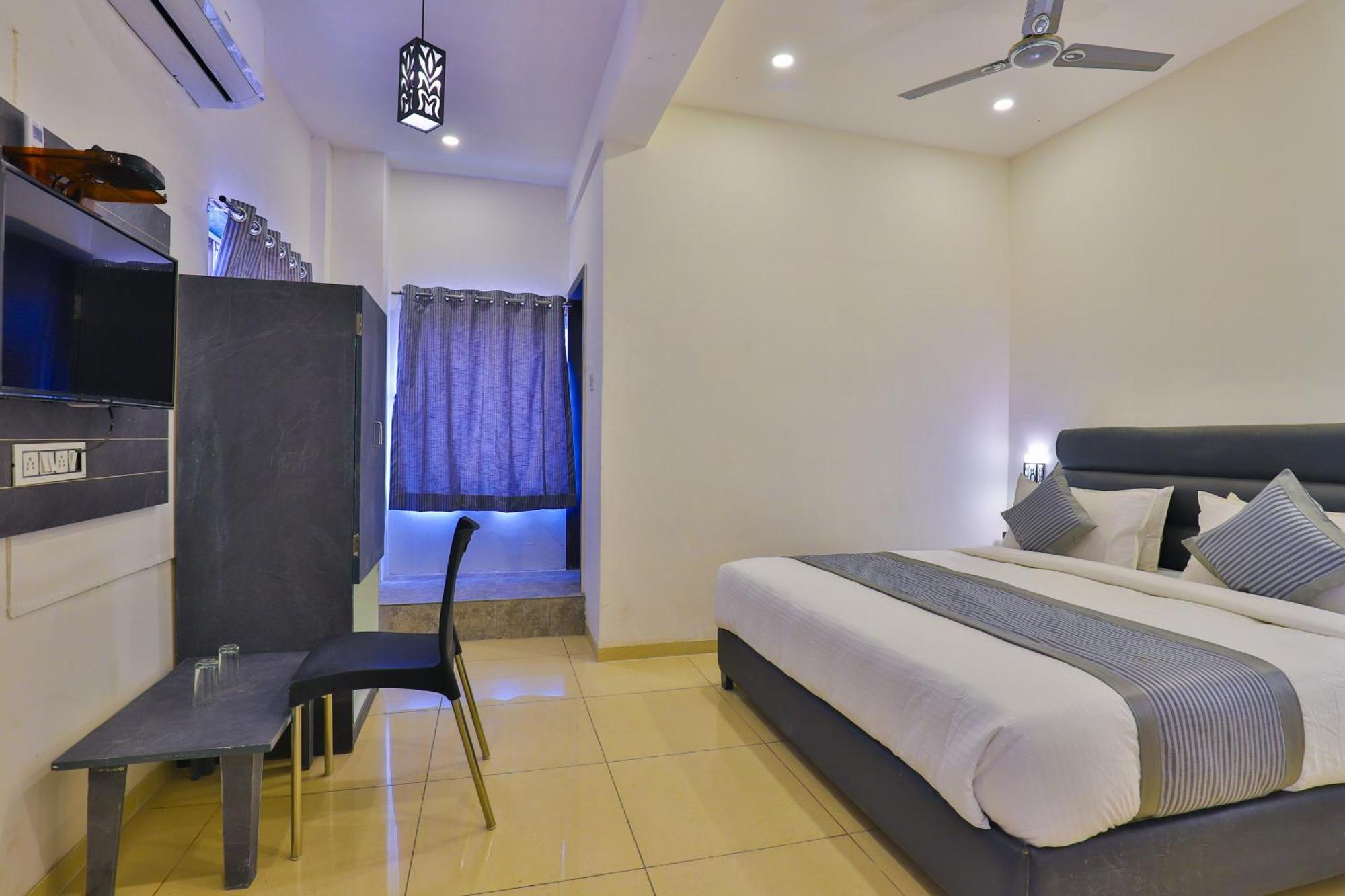 Nova Hotel New Crossroad Rajkot Exterior photo